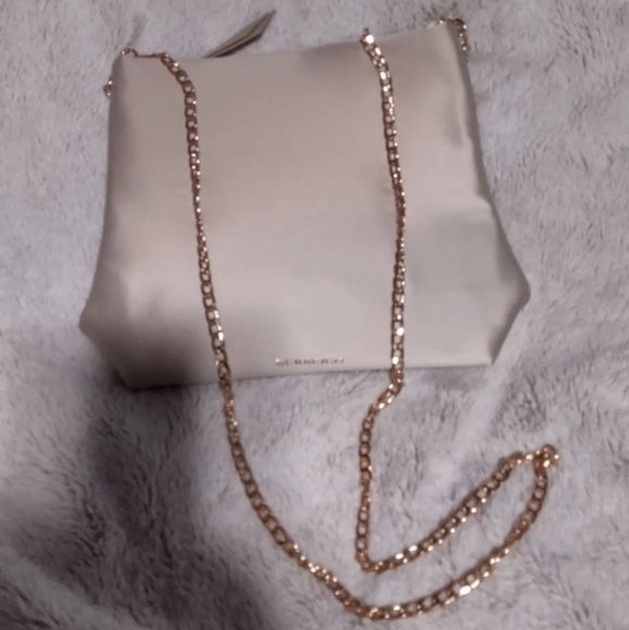 Burberry Handbags - 🆕 BURBERRY Beauty Bag converted into Crossbody purse